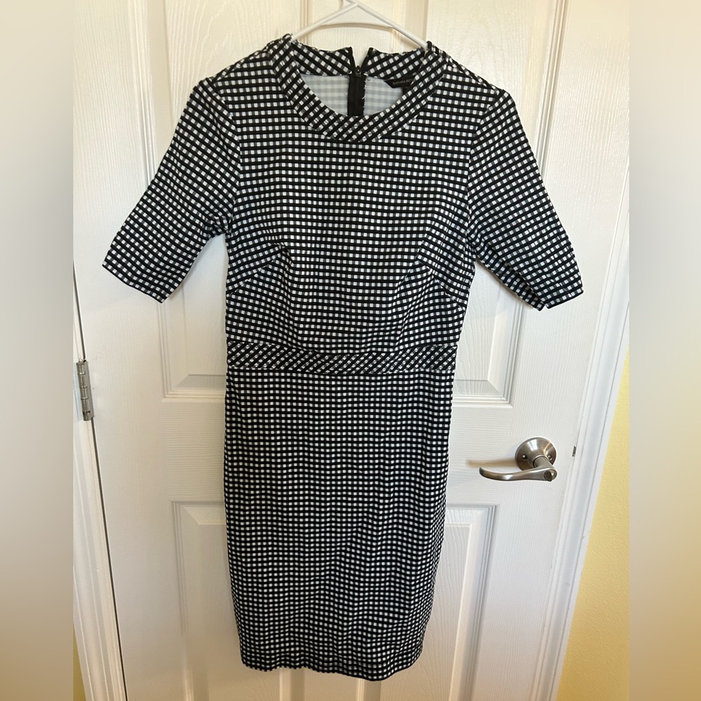 Size 6 tall whit & black gingham Banana Republic dress